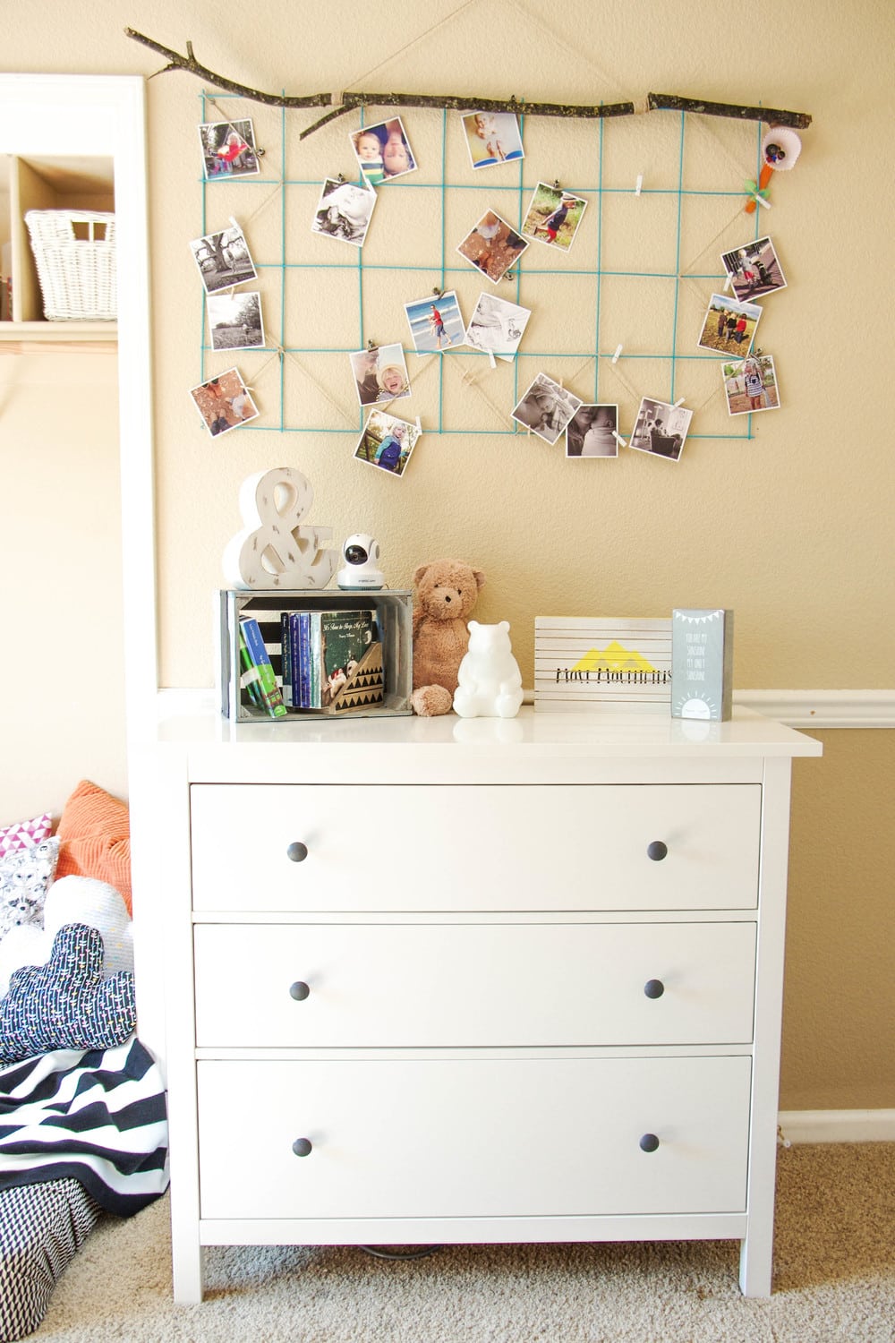 DIY Instagram Photo Display: Wall Grate